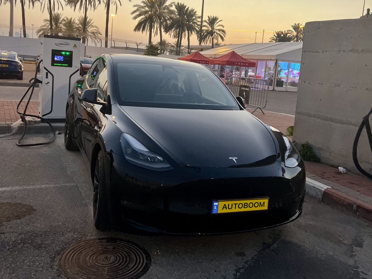 Tesla Model Y с пробегом, 2022, частная рука