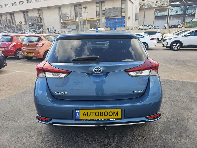 Toyota Auris с пробегом, 2019