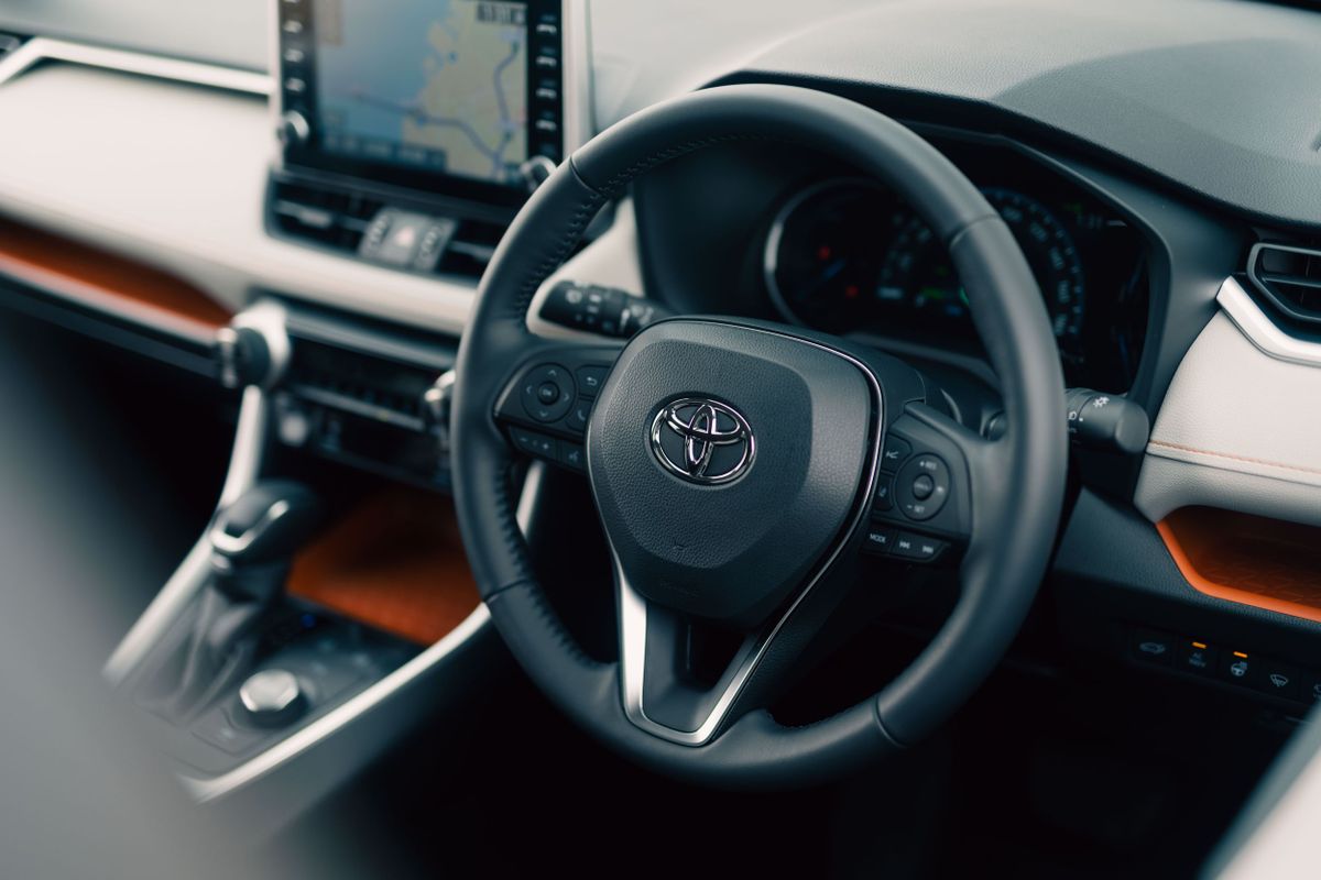 Toyota RAV4 2018. Steering wheel. SUV 5-doors, 5 generation