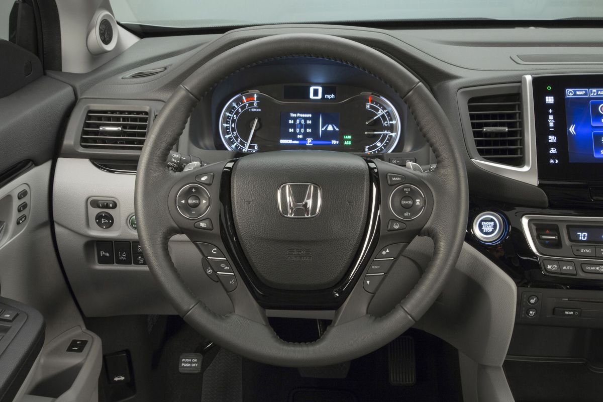 Honda Pilot 2016. Tableau de bord. VUS 5-portes, 3 génération