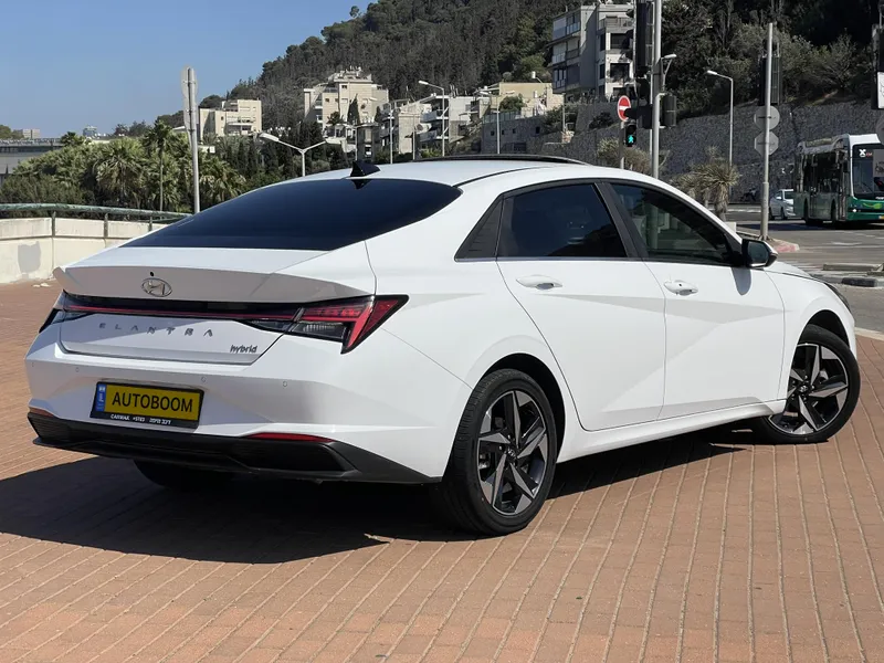 Hyundai Elantra с пробегом, 2024, частная рука
