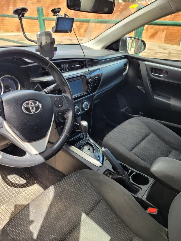 Toyota Corolla 2nd hand, 2014