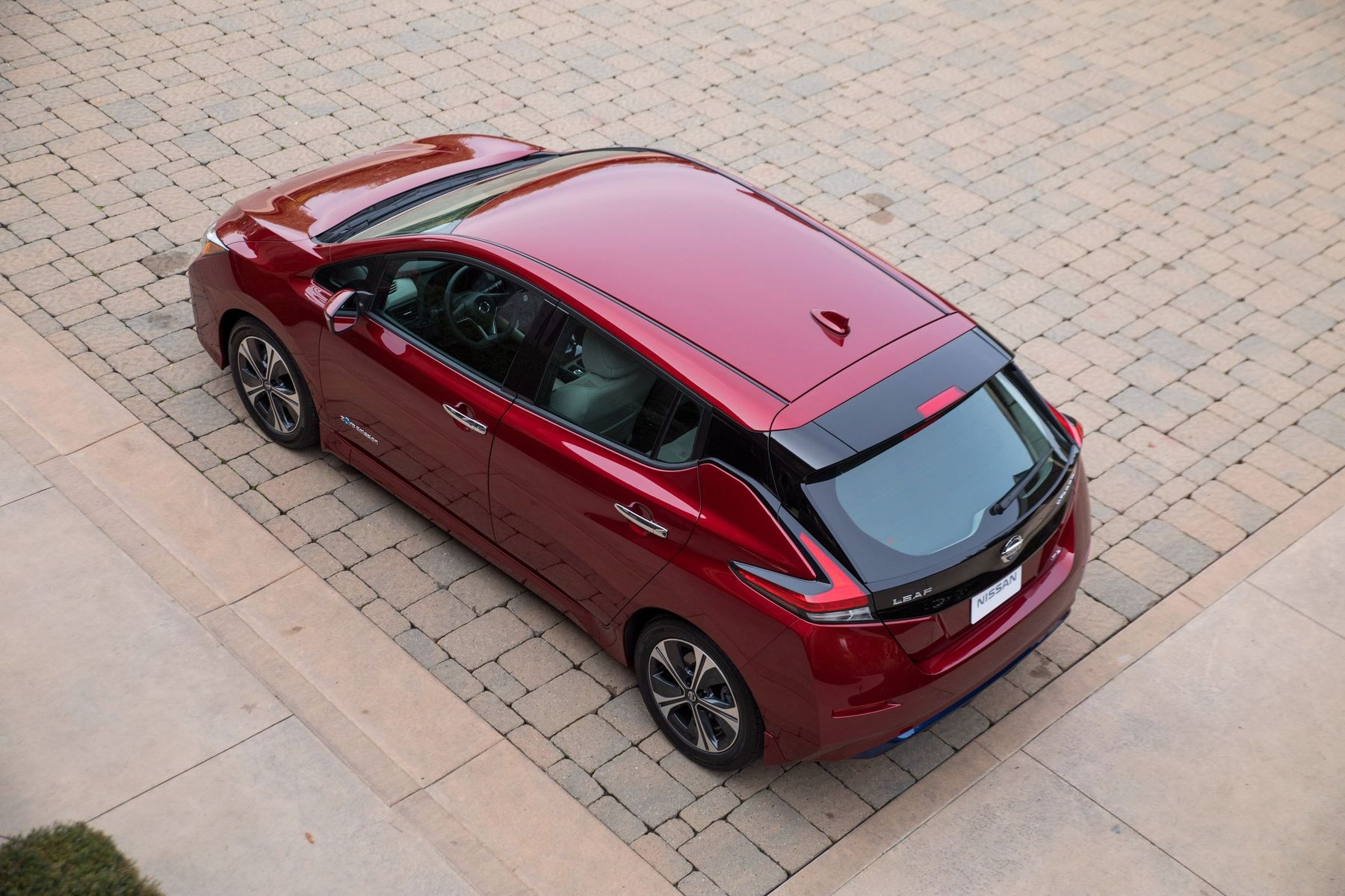 Nissan Leaf 2017. Carrosserie, extérieur. Hatchback 5-portes, 2 génération