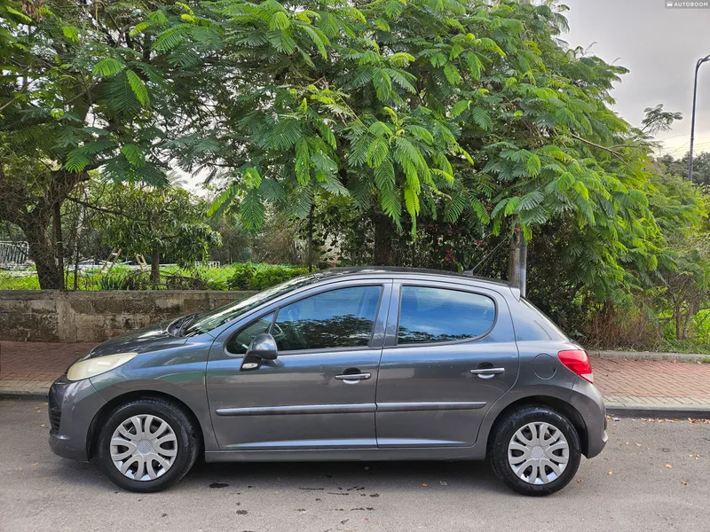 Peugeot 207 с пробегом, 2011