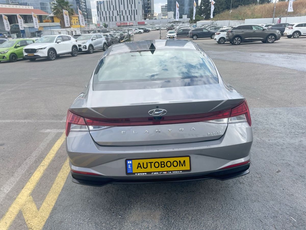 Hyundai Elantra 2nd hand, 2023