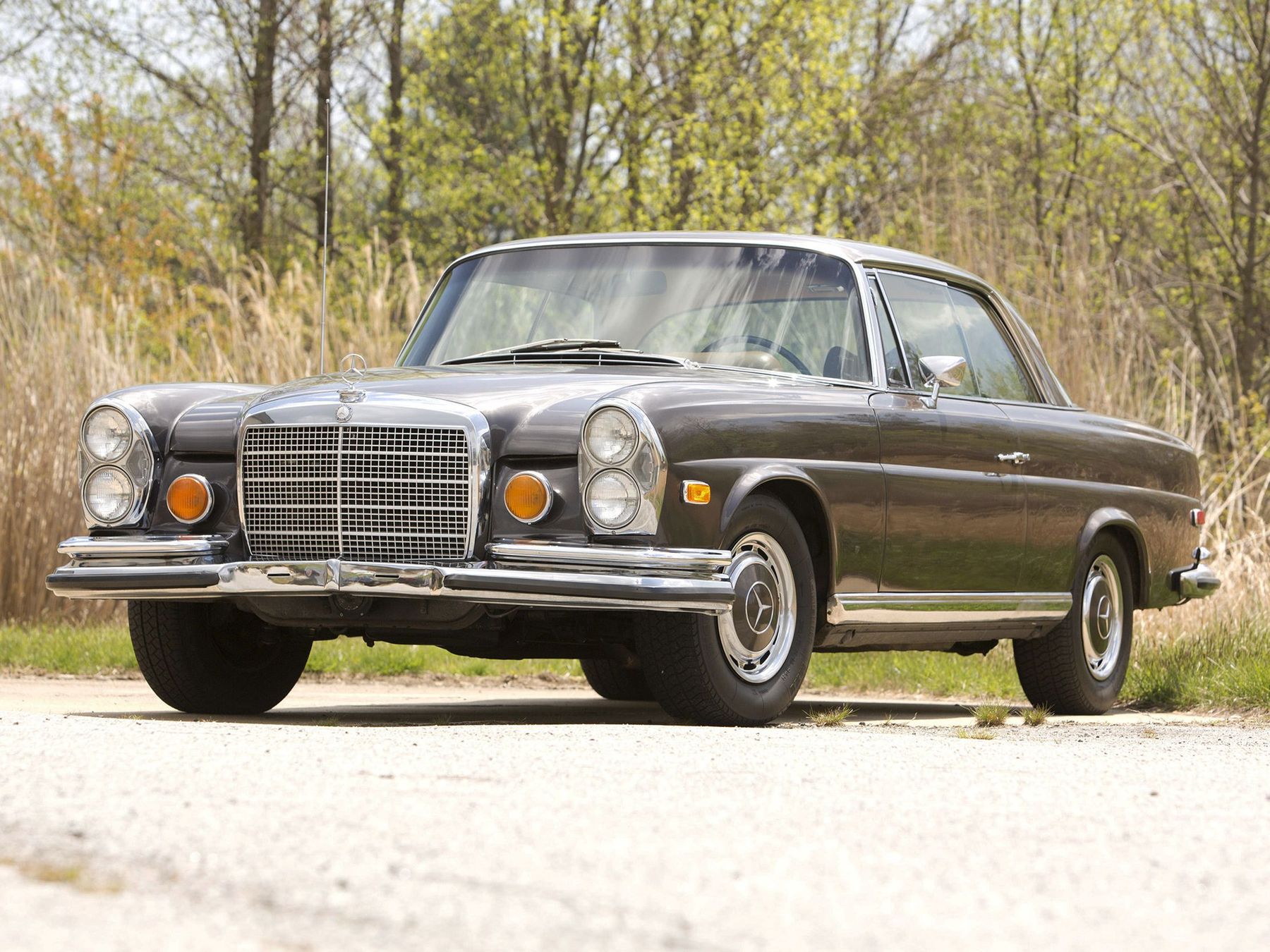 Mercedes benz w121. Mercedes benz 1971. Мерседес 280 se. Mercedes benz 1971. Mercedes benz 300 sel amg.