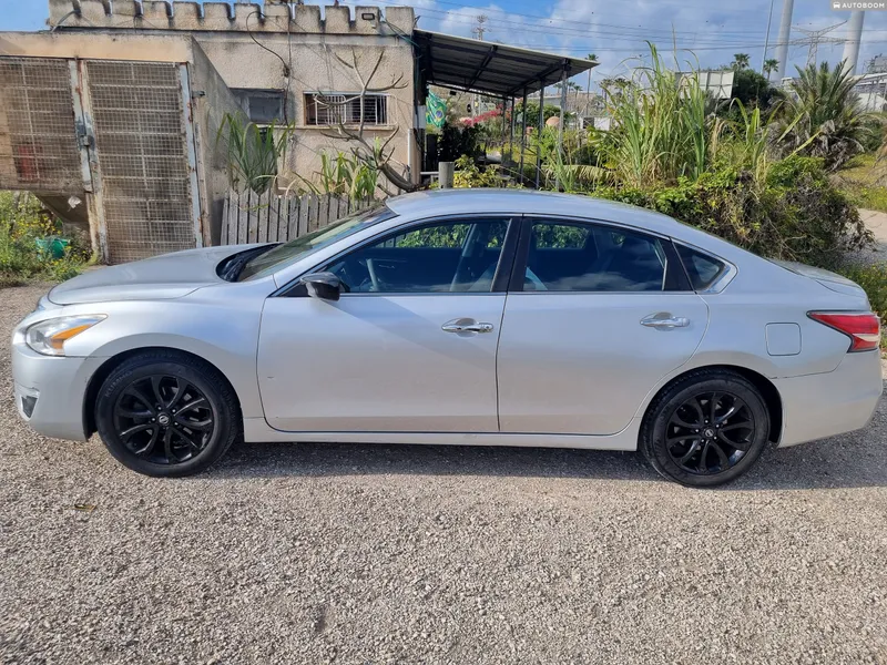 Nissan Altima 2nd hand, 2015, private
