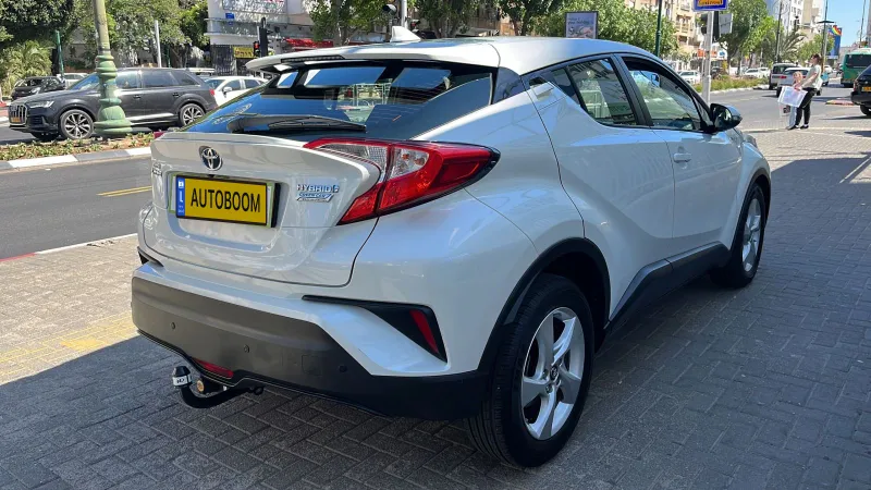 Toyota C-HR с пробегом, 2019