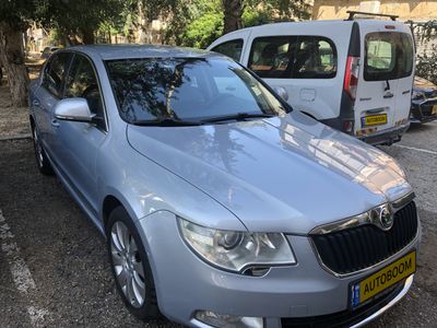 Škoda Superb 2ème main, 2011, main privée