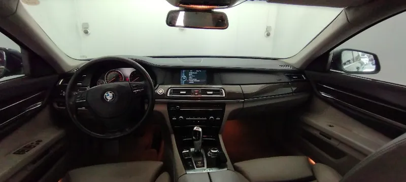 بي إم دبليو الفئة 7 مستعمل, 2011