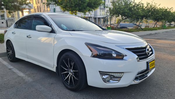 Nissan Altima 2nd hand, 2015, private hand
