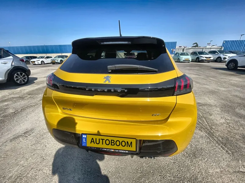 Peugeot 208 2nd hand, 2021, private hand
