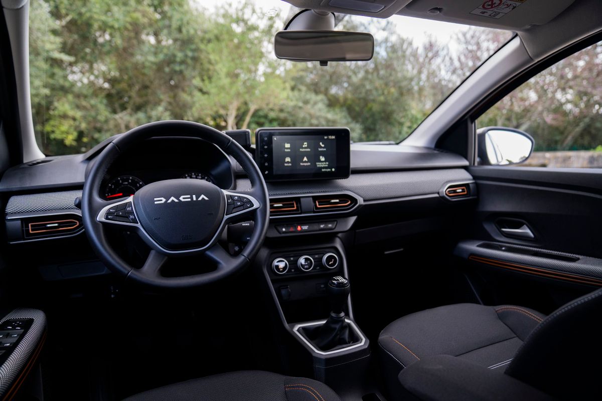 Dacia Sandero Stepway 2020. Передние сидения. Мини 5 дверей, 3 поколение