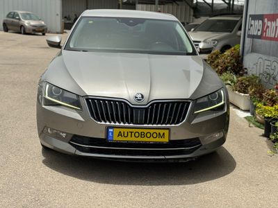 Škoda Superb 2ème main, 2019
