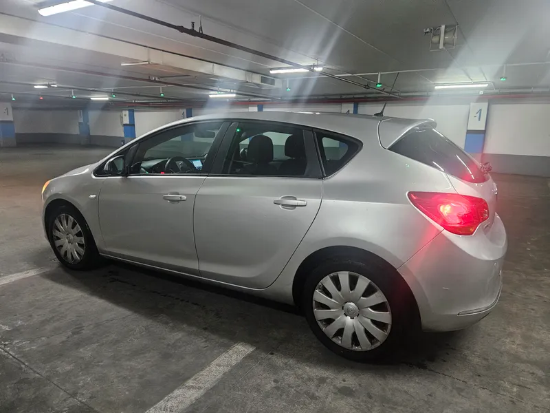 Opel Astra 2nd hand, 2012, private hand