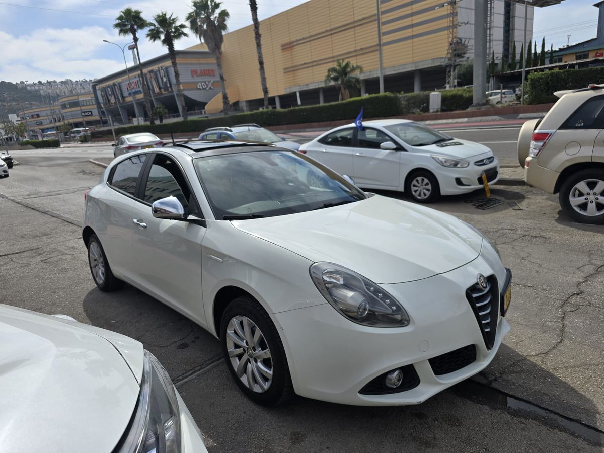 Alfa Romeo Giulietta с пробегом, 2016