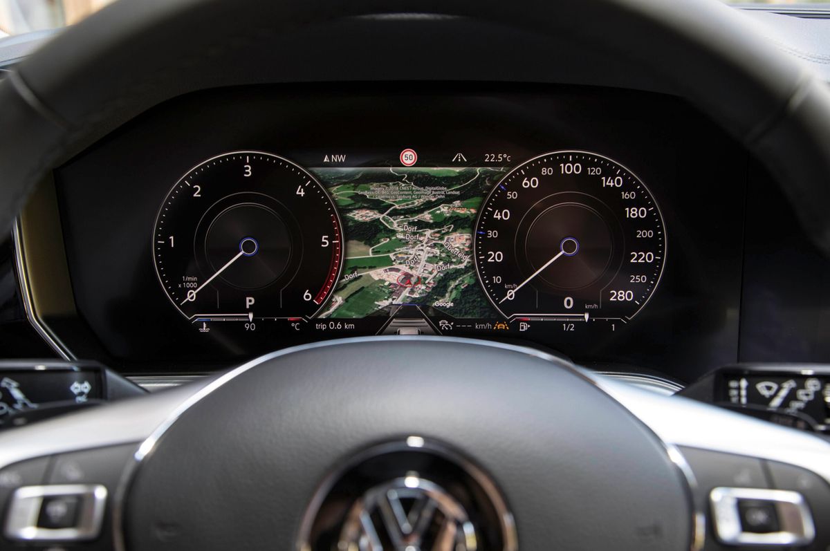 Volkswagen Touareg 2018. Tableau de bord. VUS 5-portes, 3 génération