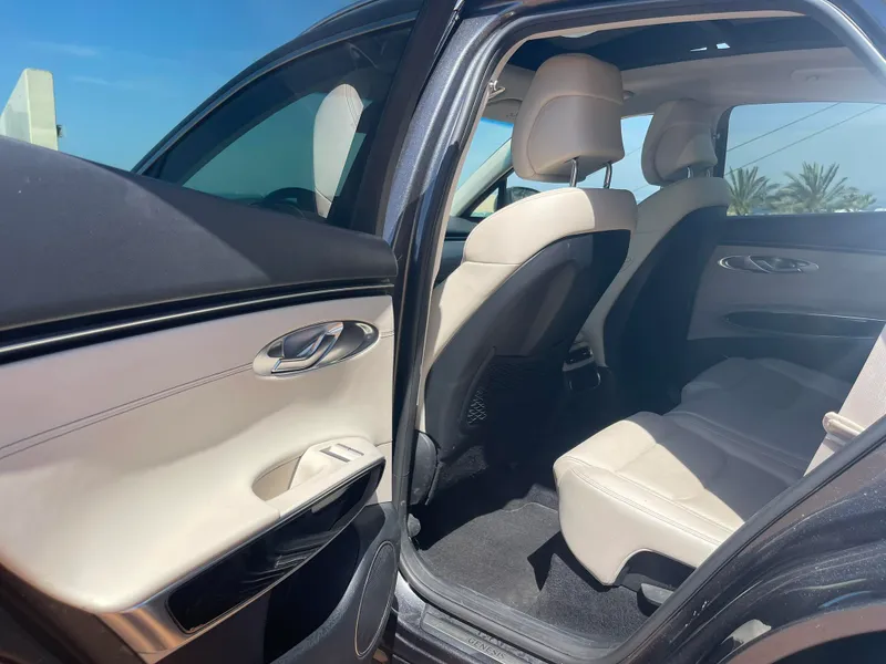 Genesis GV70 2nd hand, 2022, private hand