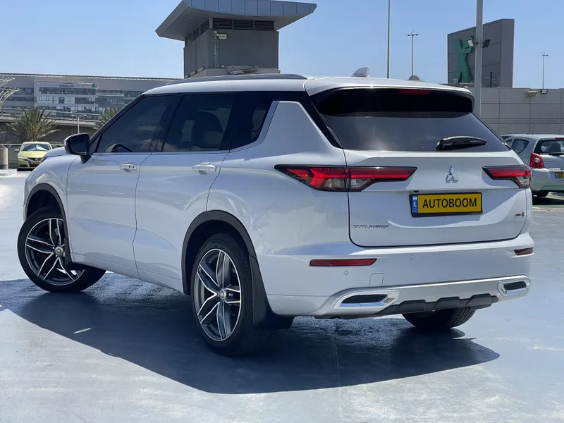 Mitsubishi Outlander с пробегом, 2023, частная рука