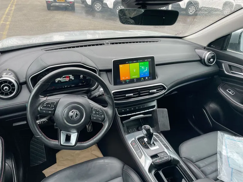 MG EHS 2ème main, 2021, main privée