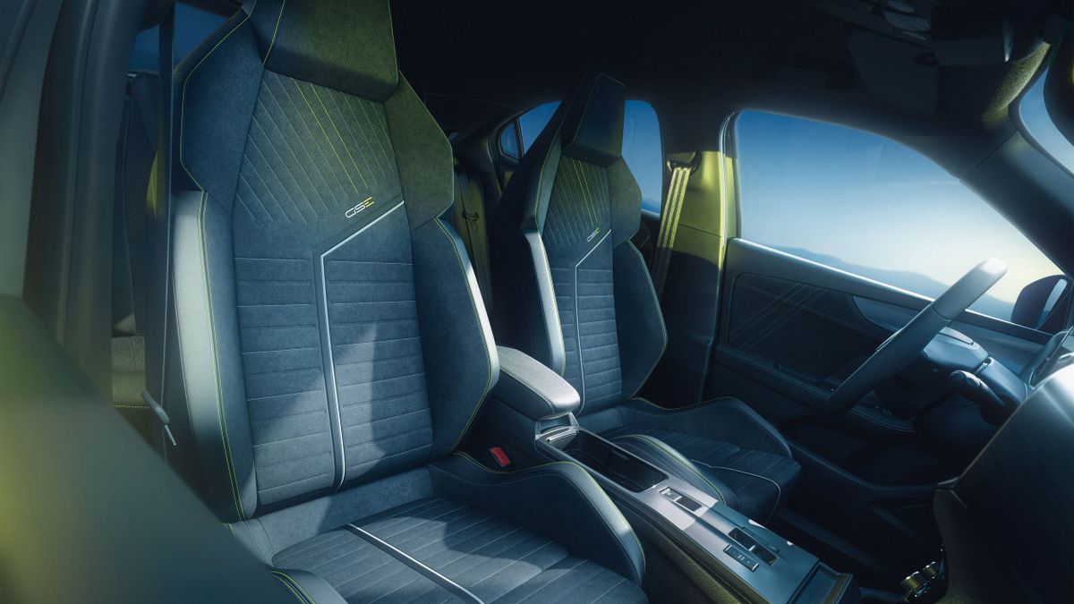 Opel Mokka 2024. Передние сидения. Внедорожник 5 дв., 2 поколение, рестайлинг