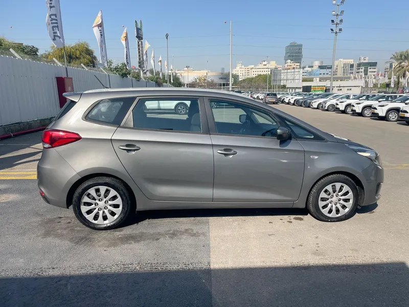 Kia Carens 2nd hand, 2016, private hand