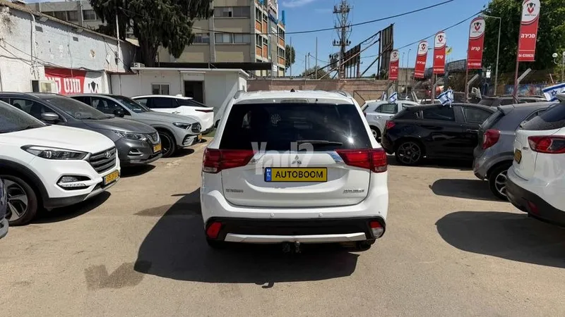 Mitsubishi Outlander 2nd hand, 2016