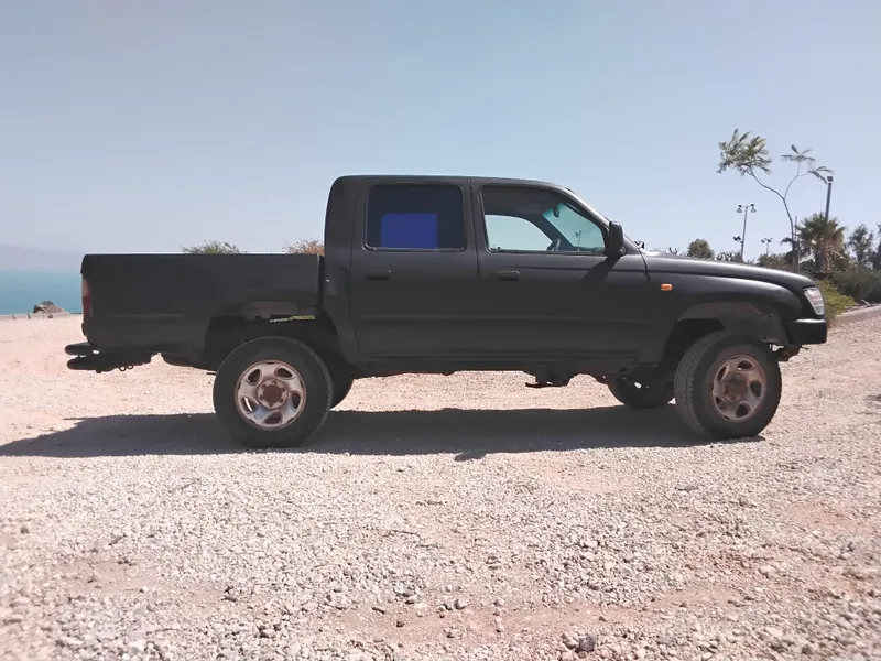 Toyota Hilux с пробегом, 2000, частная рука