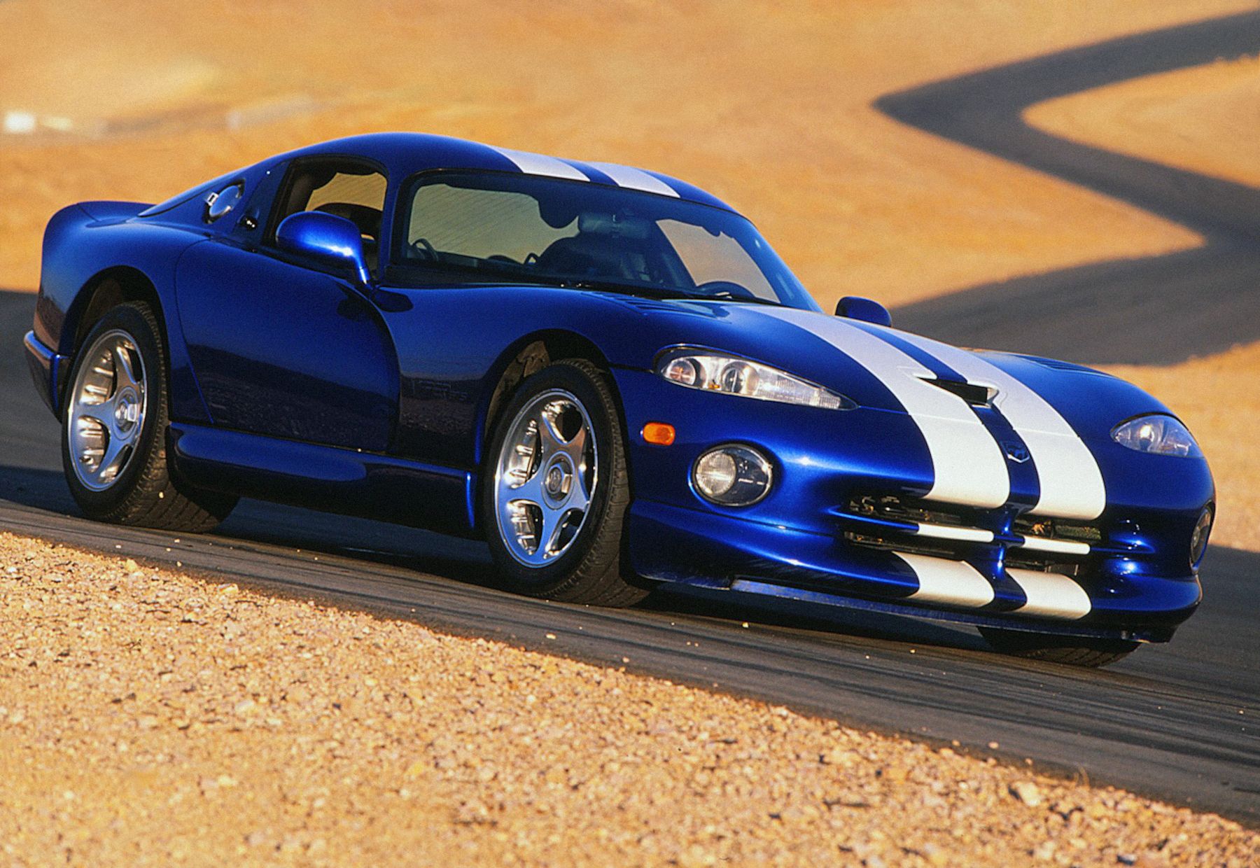 Dodge Viper спереди