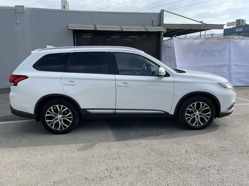 Mitsubishi Outlander 2nd hand, 2018, private hand