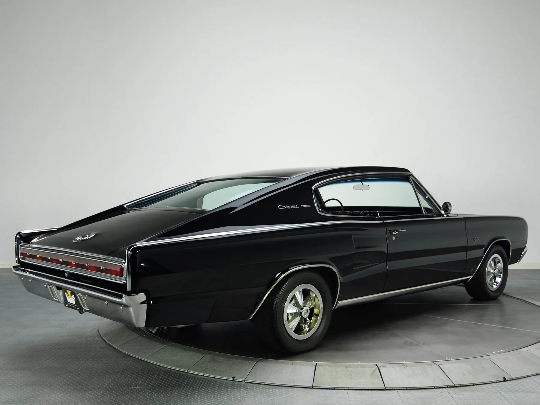 Dodge Charger fastback  MT gasoline | 375 hp rear-wheel type of drive |  1 generation (1966 – 1967) - vehicle specifications id 62640