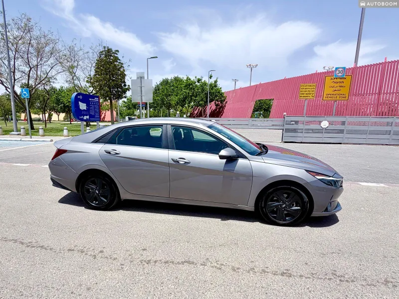 Hyundai Elantra 2ème main, 2022