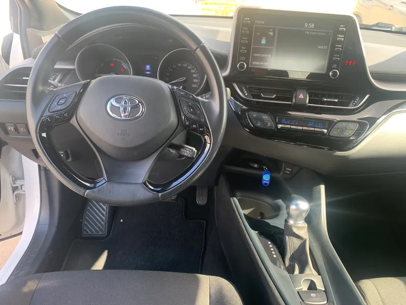 Toyota C-HR с пробегом, 2022, частная рука