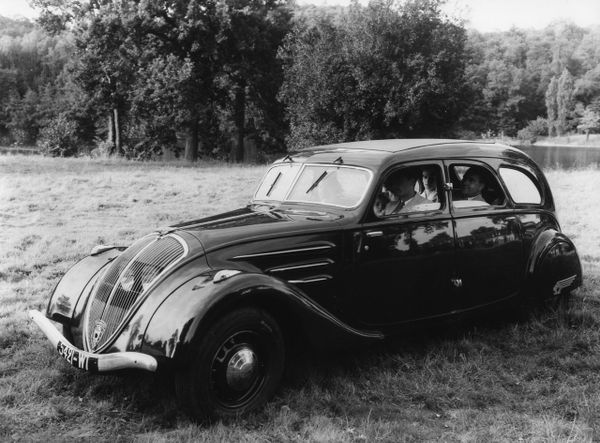 Peugeot 402 1935. Carrosserie, extérieur. Berline longue, 1 génération