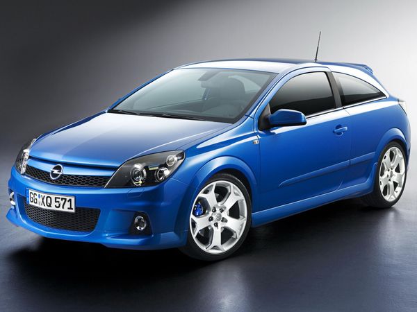 אופל אסטרה OPC 2005. מרכב, צורה. האצ'בק 3 דלתות, 2 דור