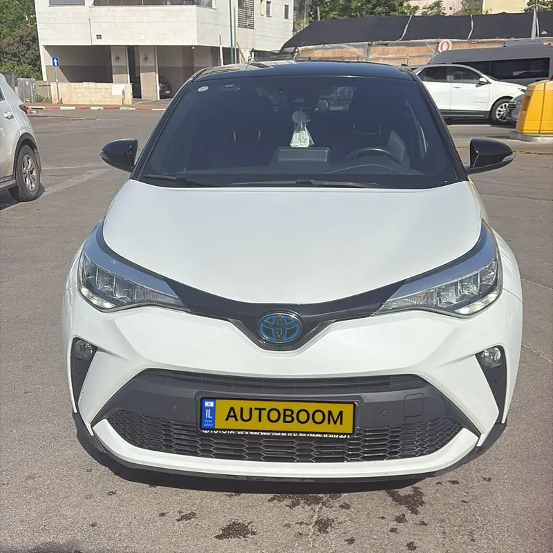 Toyota C-HR 2nd hand, 2022, private