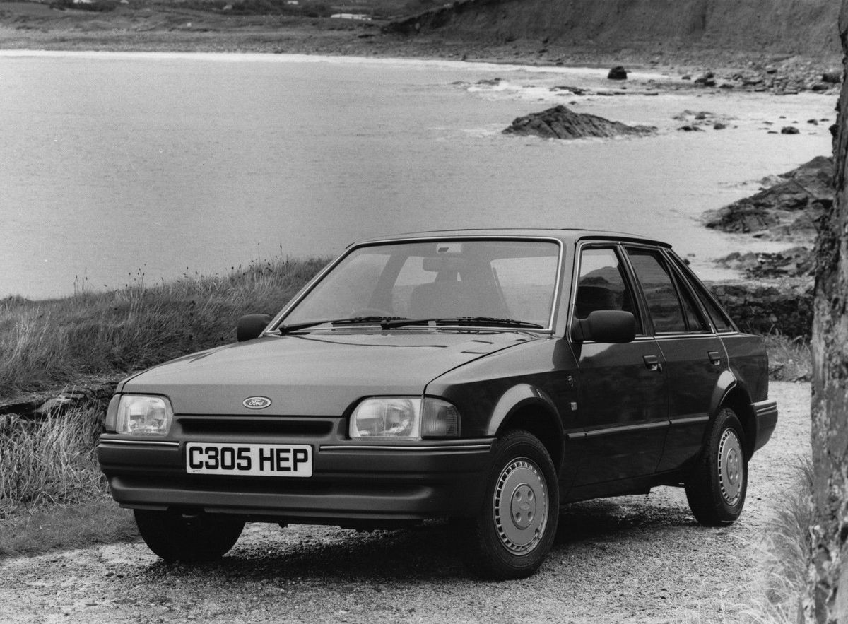 Ford Escort 1986. Carrosserie, extérieur. Mini 5-portes, 4 génération