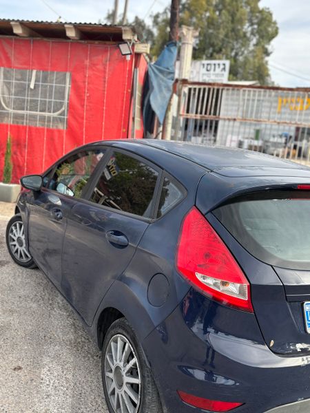 Ford Fiesta 2ème main, 2011, main privée