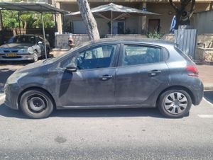 Peugeot 208, 2017, photo