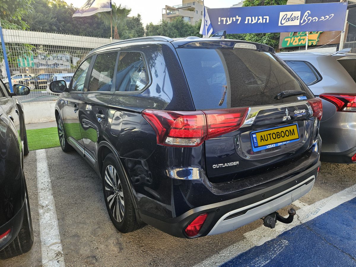 Mitsubishi Outlander с пробегом, 2020