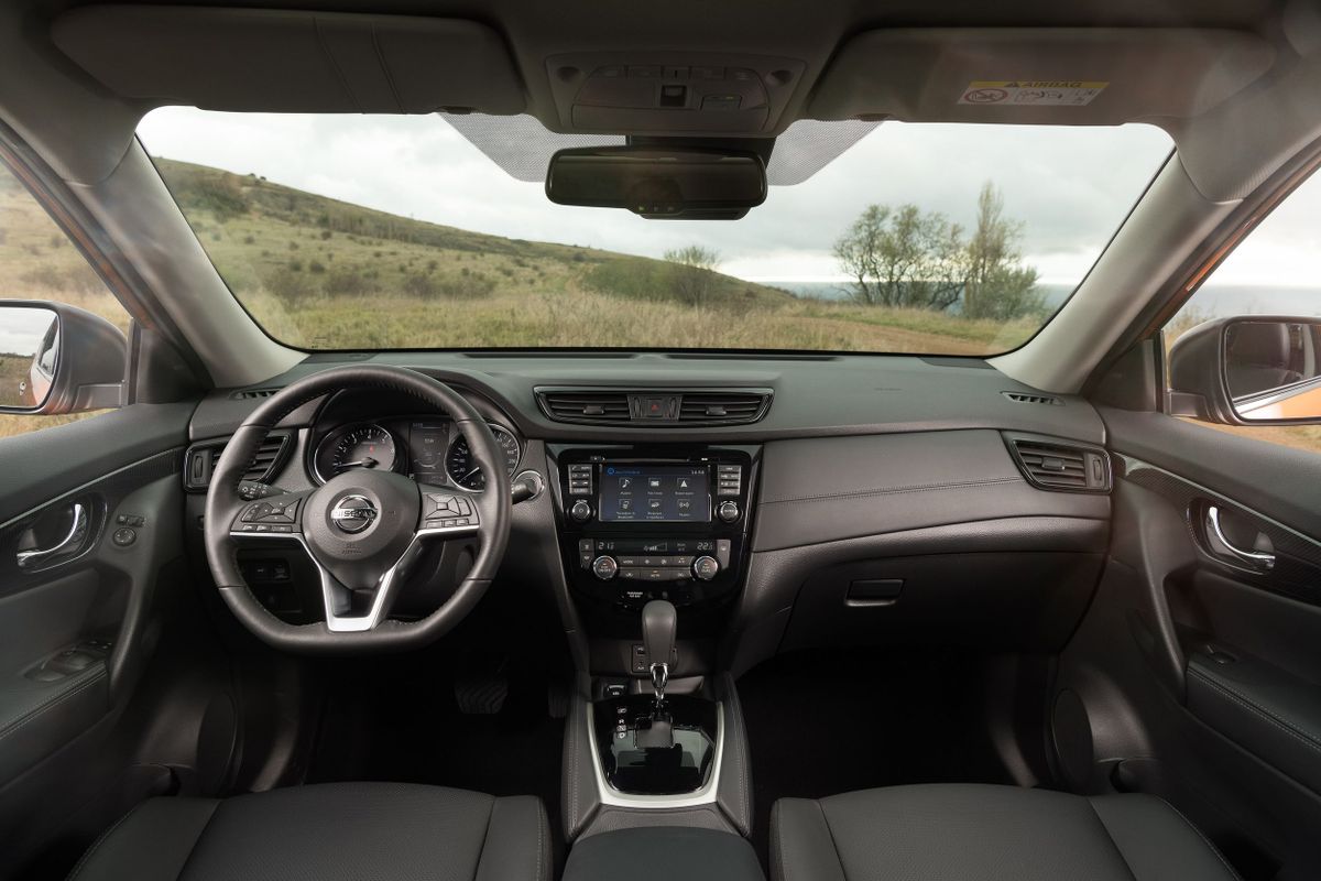 Nissan X-Trail 2017. Siéges avants. VUS 5-portes, 3 génération, restyling