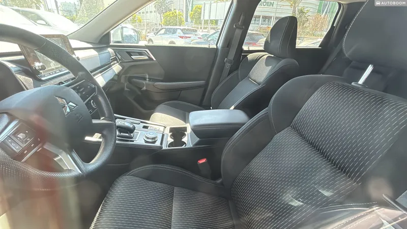 Mitsubishi Outlander 2nd hand, 2023