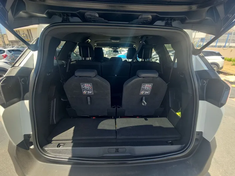 Peugeot 5008 2nd hand, 2023