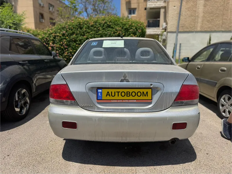 מיצובישי לנסר יד 2 רכב, 2008, פרטי