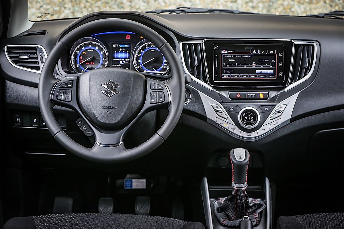 Suzuki Baleno 2016. Dashboard. Mini 5-doors, 2 generation
