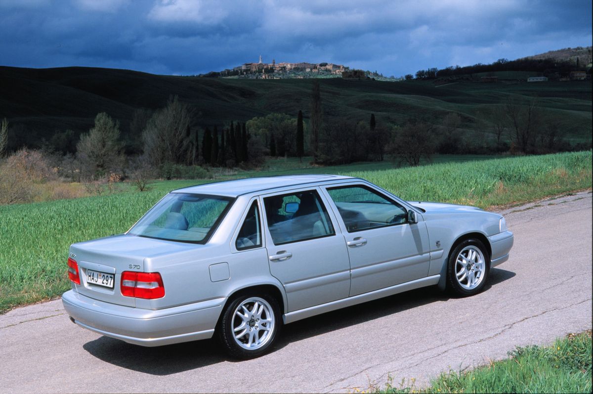 فولفو S70 1997. الهيكل، المظهر الخارجي. سيدان, 1 الجيل