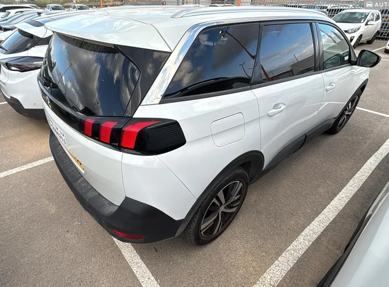 Peugeot 5008 с пробегом, 2023