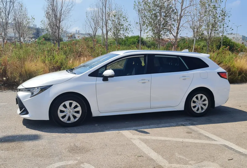 Toyota Corolla 2nd hand, 2022, private