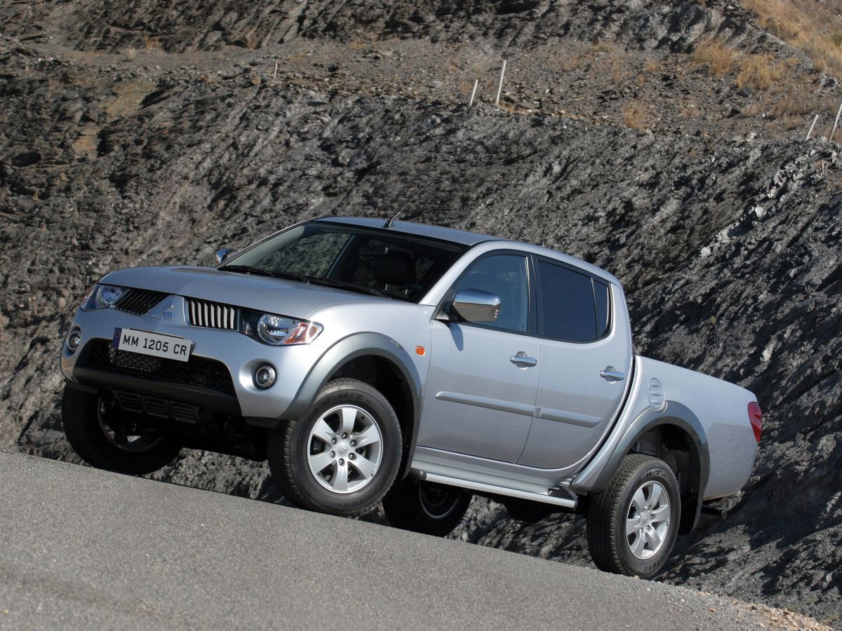 Mitsubishi Triton 2005 year of — generation, on modifications Trim release, 4 the car and of double-cab pickup Autoboom - versions
