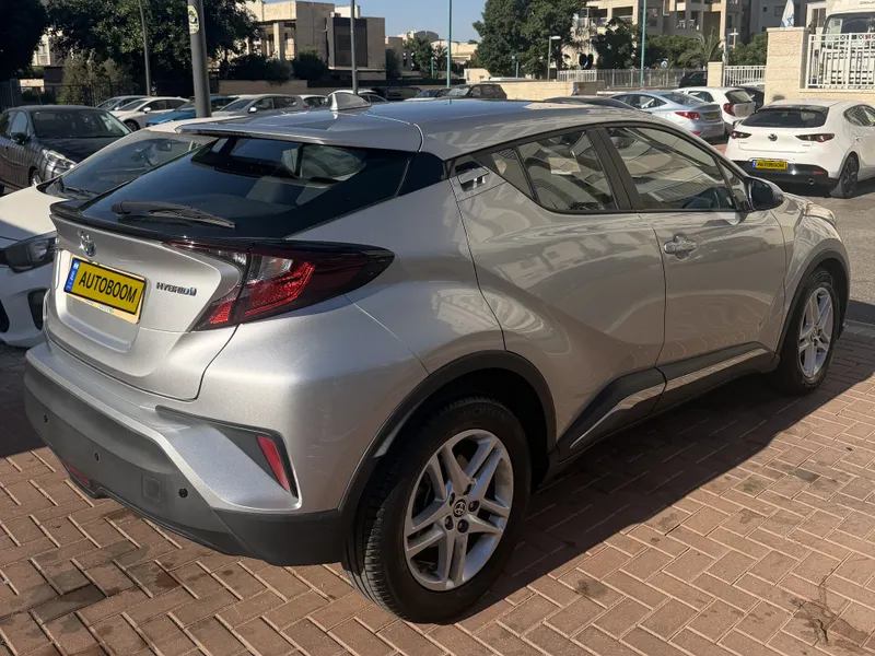 Toyota C-HR 2nd hand, 2023